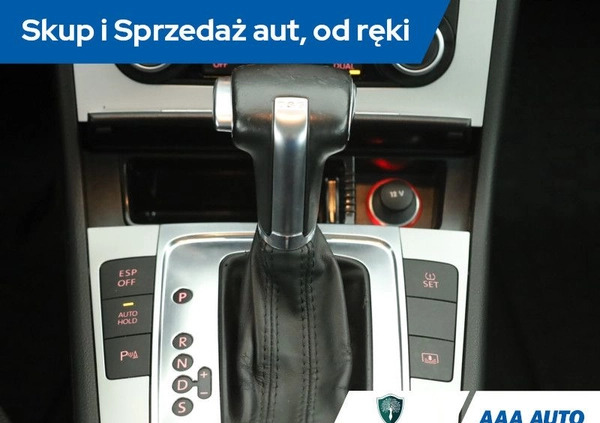 Volkswagen Passat CC cena 40000 przebieg: 132404, rok produkcji 2010 z Chęciny małe 172
